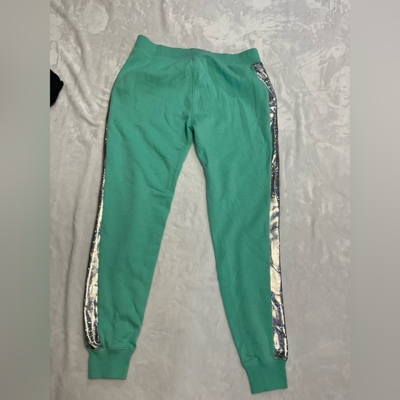 PINK Victoria's Secret Limited Edition Set - Picture 10 of 11